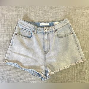 BULLHEAD BY PACSUN Denim “Mom” Shorts - Size 7 (Juniors)